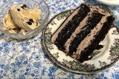 Kimmy Loves Cake photo 4